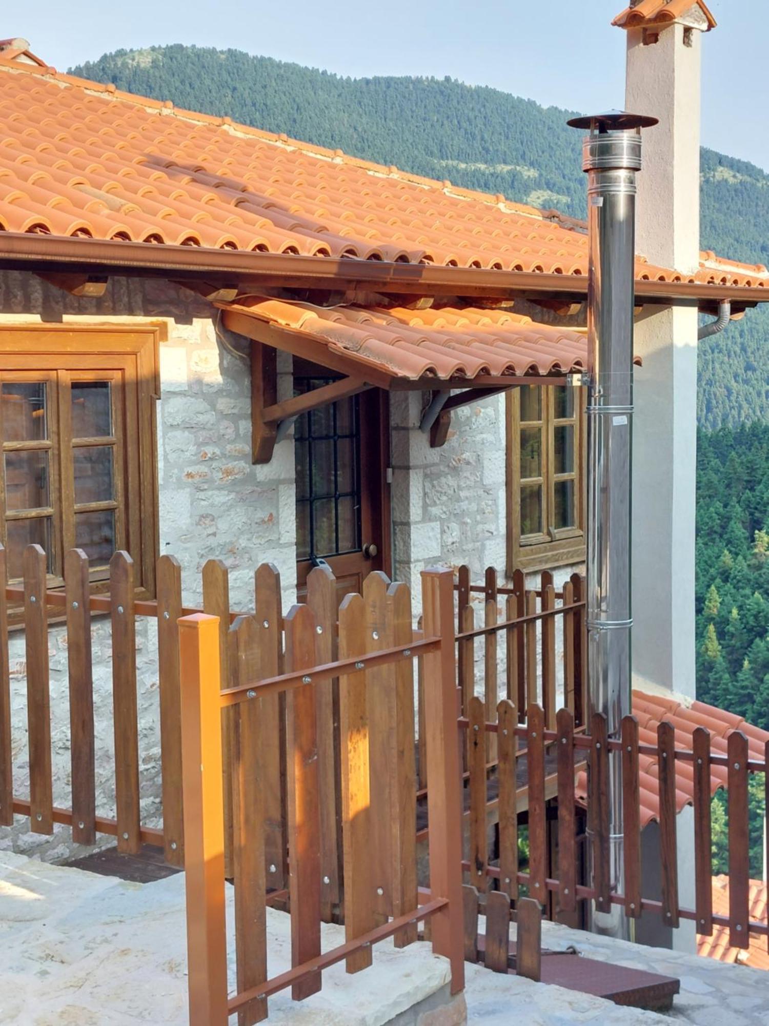 Villa Korfes-Κορφές Τριώροφη Βίλα Για Οικογένειες Και Παρέες Karpenísion エクステリア 写真